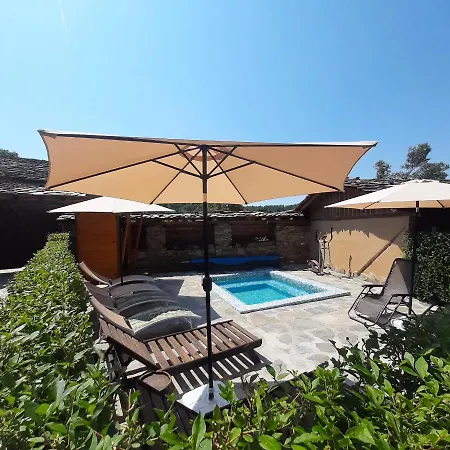 Pensión скендерова къща къщичка алиса *