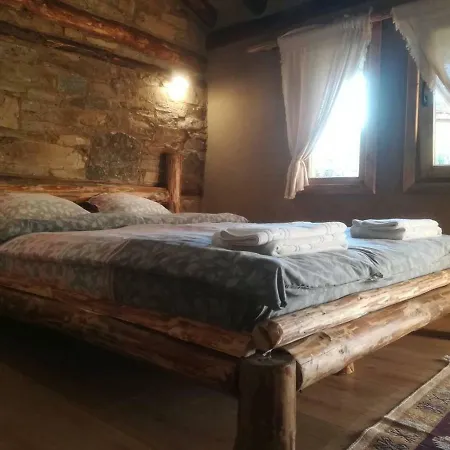 Pensión скендерова къща къщичка алиса Leshten