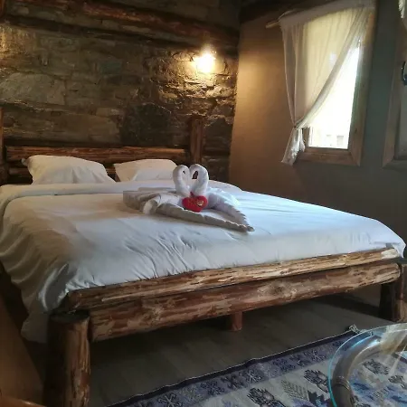 скендерова къща къщичка алиса Pensión