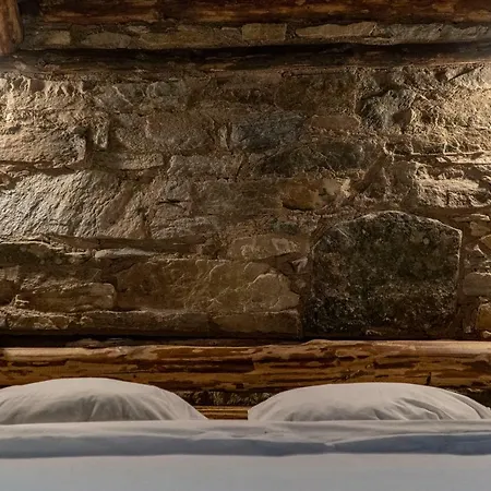 скендерова къща къщичка алиса Pensión Leshten