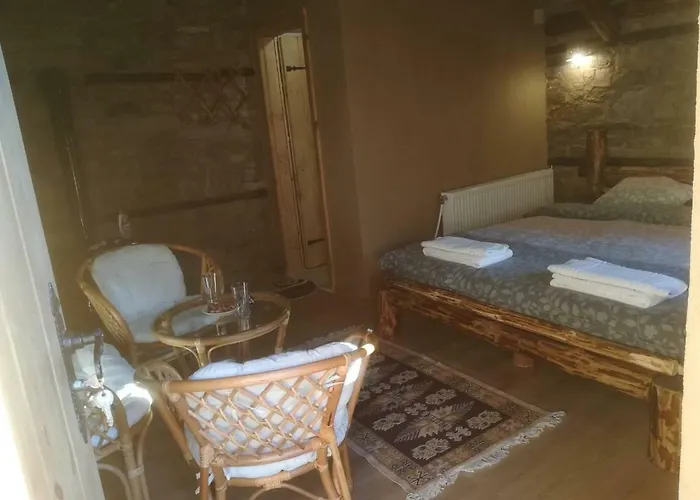 скендерова къща къщичка алиса Πανσιόν Leshten