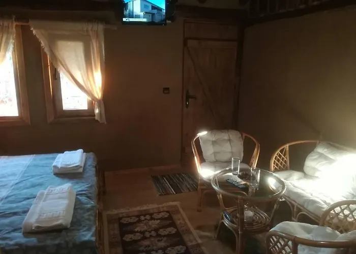 Къща за гости скендерова къща,къщичка алиса *